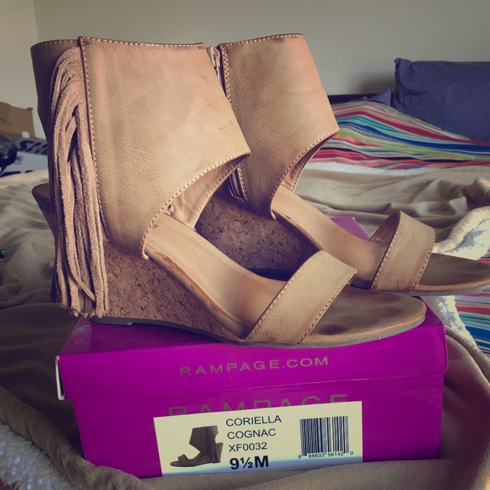 Rampage Coriellla fringe wedges
